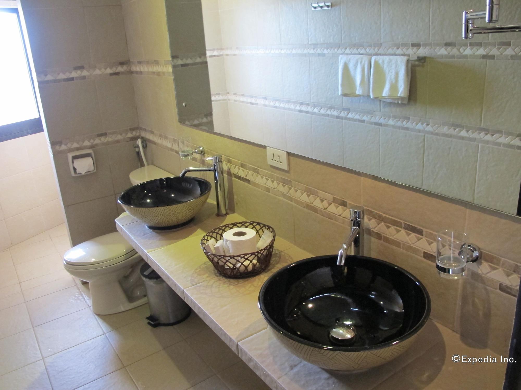 Utopia Resort & Spa Puerto Galera Luaran gambar