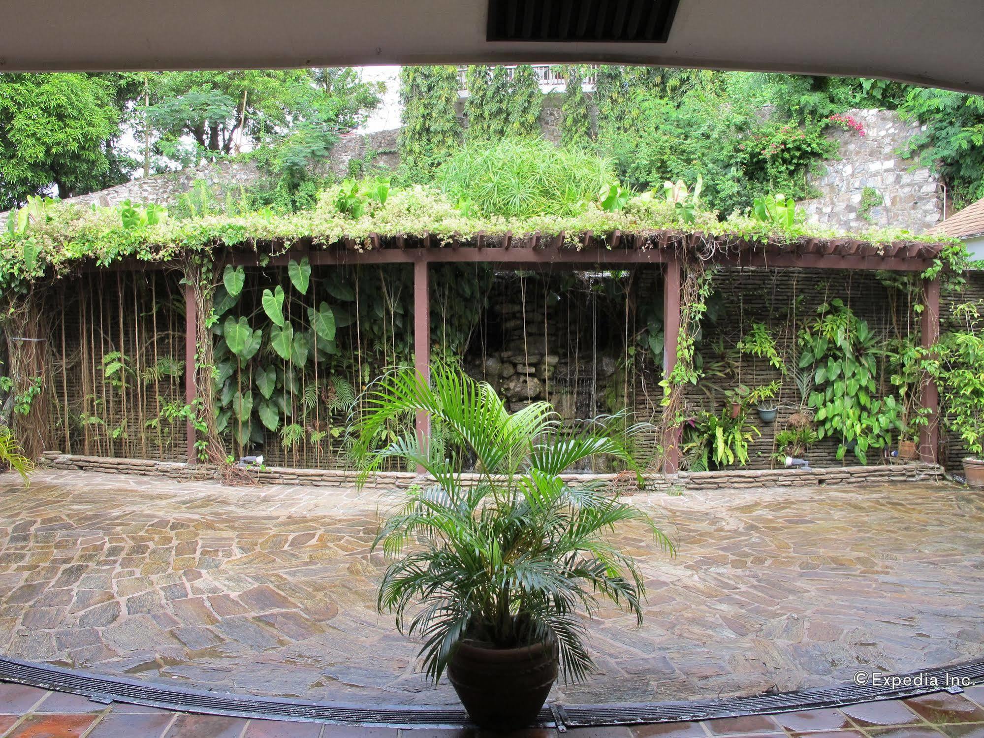 Utopia Resort & Spa Puerto Galera Luaran gambar